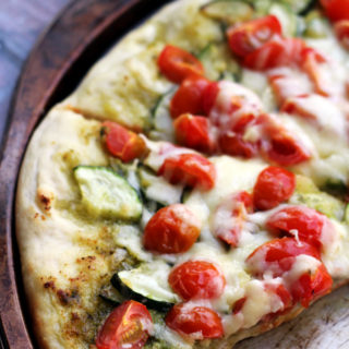 cherry_tomato_zucchini_pesto_pizza
