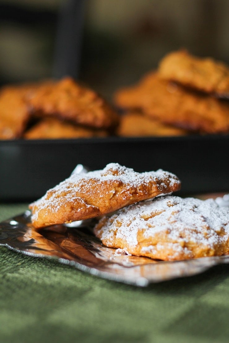 Gluten-Free Sweet Potato Cookies with ginger, cinnamon, and nutmeg. A warmly-spiced, delicious cookie recipe with oats!