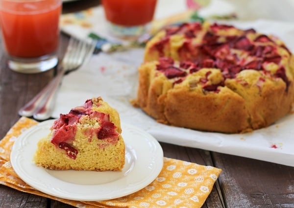 http://www.theroastedroot.net/wp-content/uploads/2013/05/Strawberry-Rhubarb-Cake4.jpg