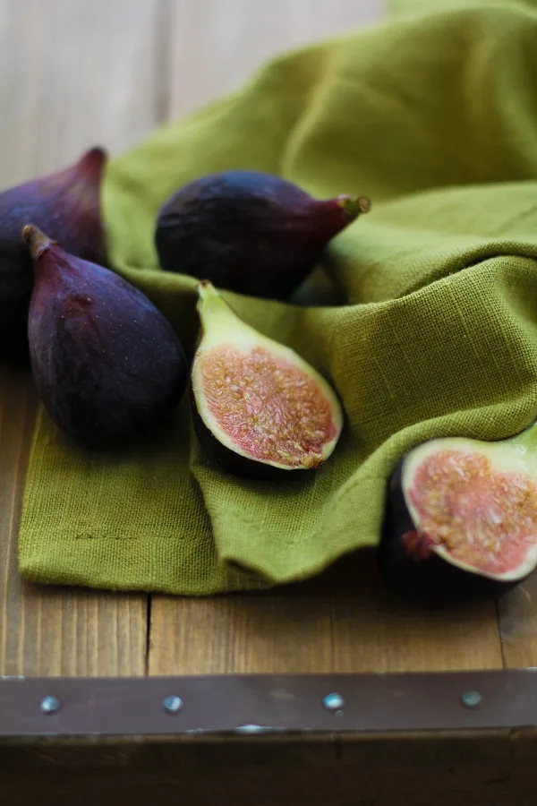 Roasted Beet & Fig Salad with homemade blackberry balsamic vinegar | https://www.theroastedroot.net