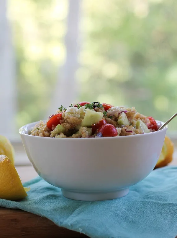 Greek Quinoa Salad | https://www.theroastedroot.net