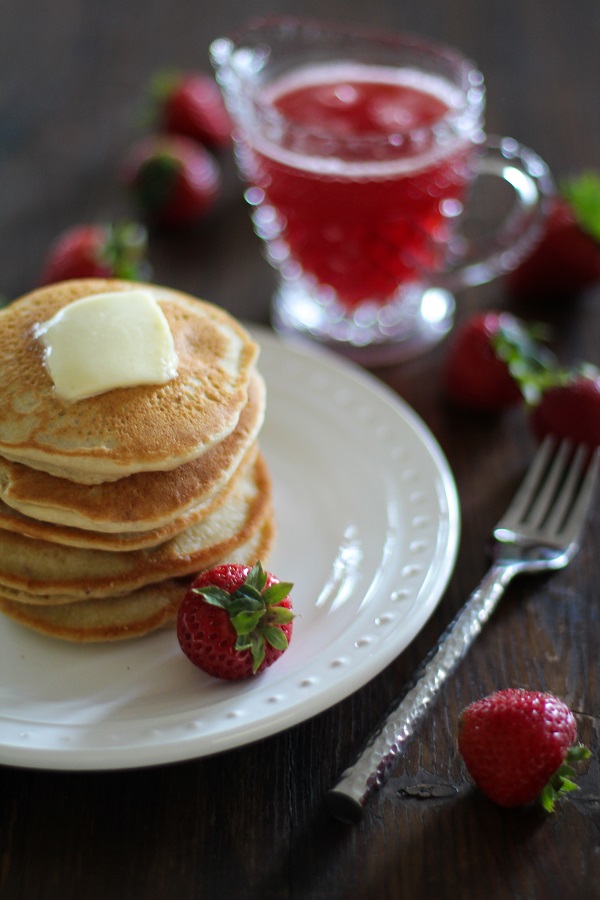 Gluten Free Strawberry Almond Flour Pancakes | https://www.theroastedroot.net