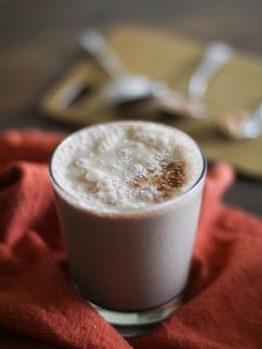 Chocolate Peanut Butter Chia Seed Smoothie | http://www/theroastedroot.net