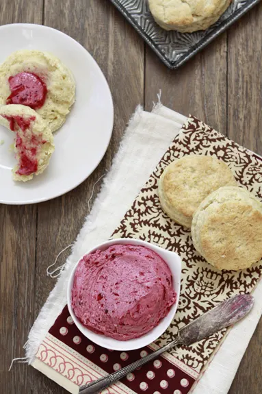 Whipped Cranberry Butter from Good Life Eats + 50 Thanksgiving Leftovers Recipes