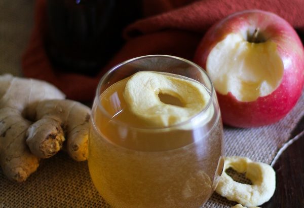 Homemade Apple Ginger Kombucha + 10 Things You Need to Know About Kombucha | www.theroastedroot.net