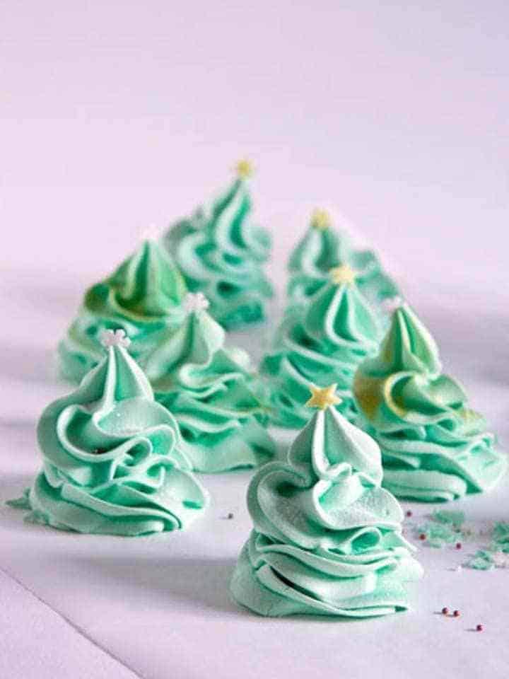 Christmas Tree Meringues - a fun festive Christmas cookie recipe
