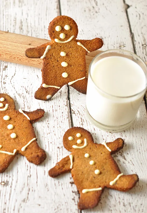 Gluten-free Gingerbread Men from A Touch of Zest #glutenfree + 50 Gluten-free Christmas Cookie Recipes