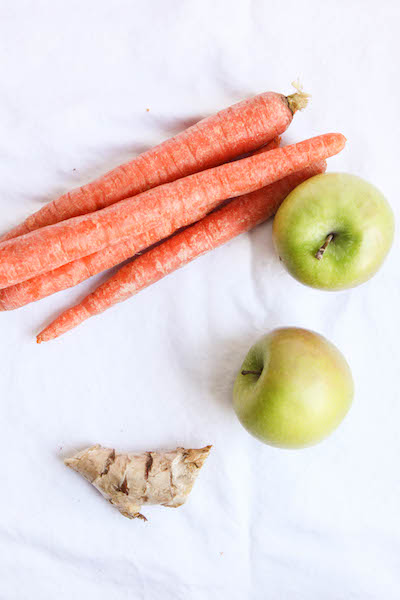 Carrot Apple Ginger Juice (guest post by The Corner Kitchen) | www.theroastedroot.net