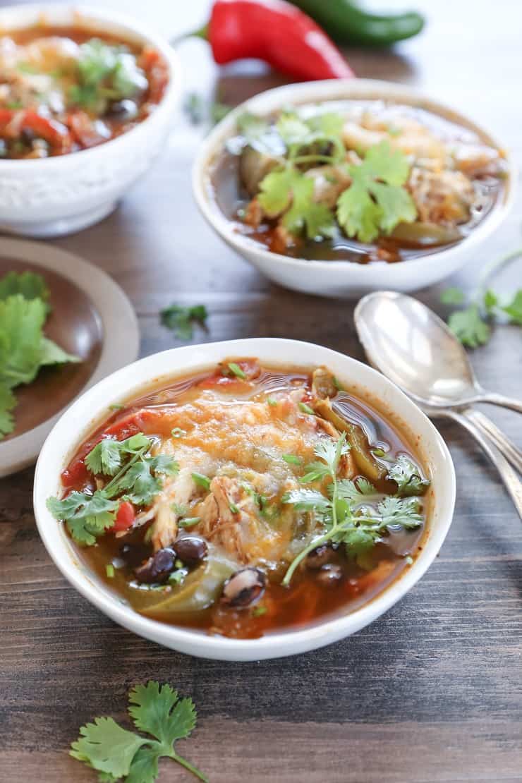 Slow Cooker Chicken Fajita Chili made easy in your crock pot! chicken, bell peppers, and black beans are the main ingredients here!