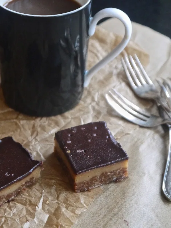 Raw Caramel Slices from Annie's Hungry