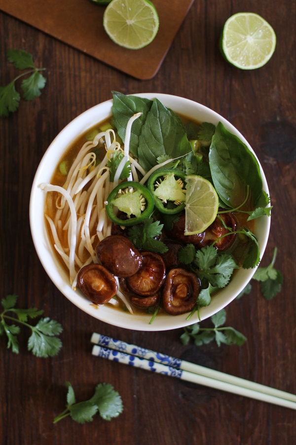 30-minute vegetarian pho soup