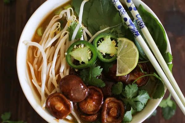30- Minute Vegetarian Pho Soup