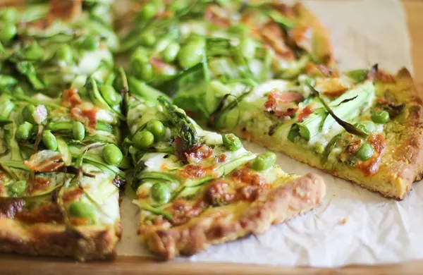 Asparagus and Pancetta Pesto Pizza