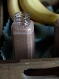 Chocolate Hemp Seed Smoothie | Full of protein, antioxidants, and minerals