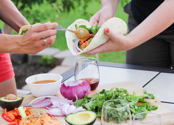 Southwest Grilled Tequila Chicken Wraps with refried black beans and salsa con queso @pacificfoods