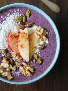 Easy Fruit and Nut Açaí Bowls