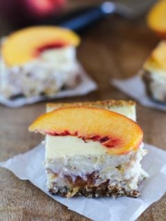 Peach Almond Yogurt Cheesecake Bars with gluten free almond crust | naturally sweetened and healthy! @noosayoghurt