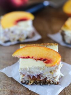 Peach Almond Yogurt Cheesecake Bars with gluten free almond crust | naturally sweetened and healthy! @noosayoghurt