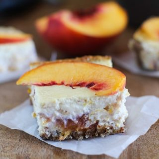 Peach Almond Yogurt Cheesecake Bars with gluten free almond crust | naturally sweetened and healthy! @noosayoghurt