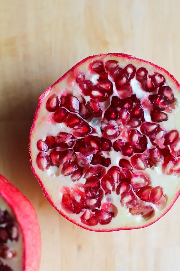 How to De-Seed a Pomegranate Without Water