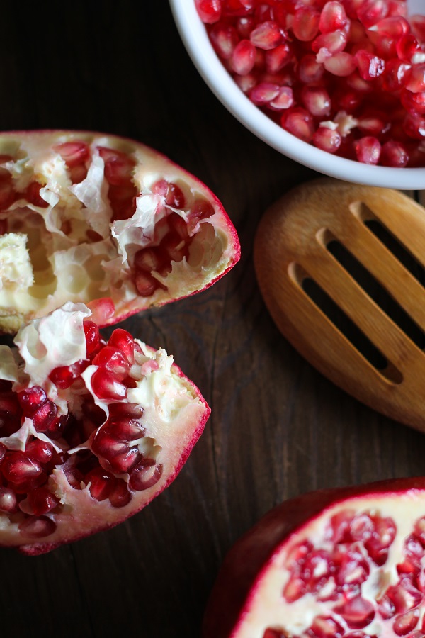 How To De-Seed a Pomegranate (without water!)
