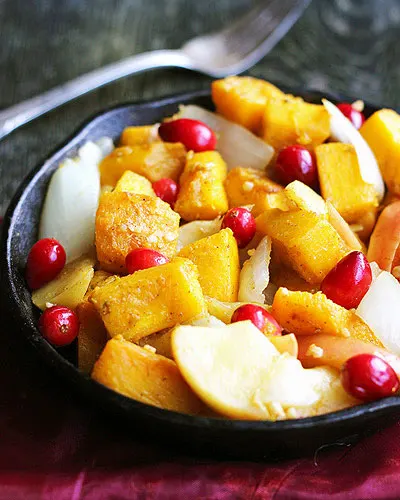 Pumpkin, Apple, and Cranberry Skillet #glutenfree #Thanksgiving