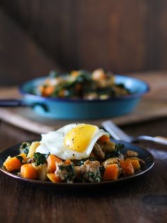 Butternut Squash Hash with Apples, Sausage, and Kale #paleo #breakfast