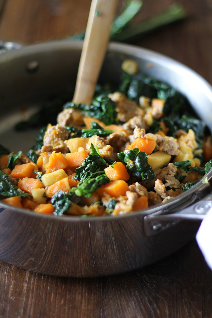 Butternut Squash Hash with Apples, Sausage, and Kale #paleo #breakfast