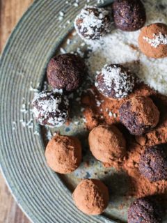 Rum Cardamom Fig Chocolate Truffles - vegan, paleo, and delicious! The perfect holiday gift.