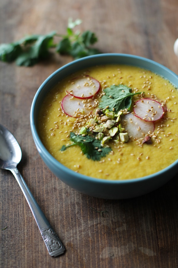 https://www.theroastedroot.net/wp-content/uploads/2014/12/golden_beet_and_fennel_soup_hero.jpg