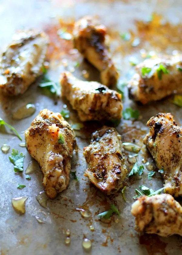 Easy 3-Ingredient Healthy Chicken Wings with Herbs and Honey! | theroastedroot.net @roastedroot #appetizer #superbowl #recipe