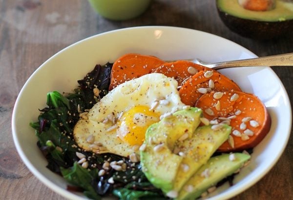 Well-Balanced Sweet Potato Breakfast Bowls with Spinach, Avocado, and Sunflower Seeds | theroastedroot.net @roastedroot #vegetarian #breakfast #recipe
