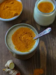 Orange Ginger Turmeric Lassi - full of antioxidants! #detoxsmoothie @roastedroot