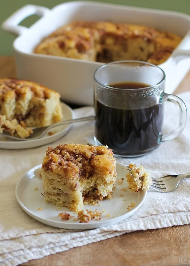 Paleo Coffee Cake - grain-free and refined sugar-free made with coconut flour, arrowroot flour, and pure maple syrup | theroastedroot.net #glutenfree #healthy #breakfast #brunch #recipe