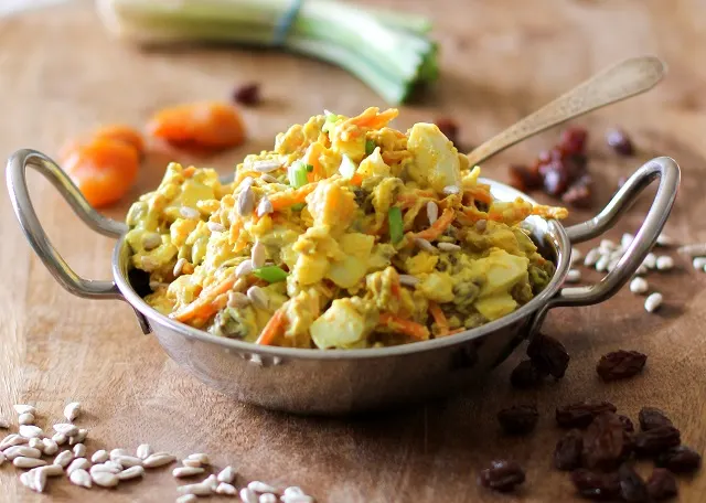 Curried Egg Salad - lightened up egg salad full of delicious flavor! #vegetarian #salad #recipe