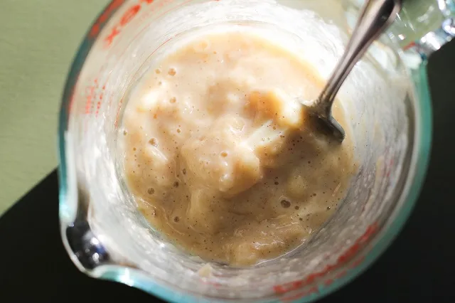 Paleo Banana Bread Mug Cake | TheRoastedRoot.net This grain-free, refined suagr-free cake for one requires only 5 minutes of time and it's super healthy and delicious!