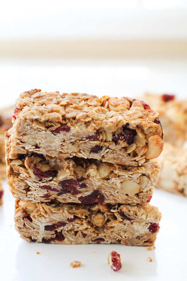 Cranberry White Chocolate Macadamia Nut Granola Bars | theroastedroot.net Healthy granola bars made with rolled oats and honey @bobsredmill @roastedroot