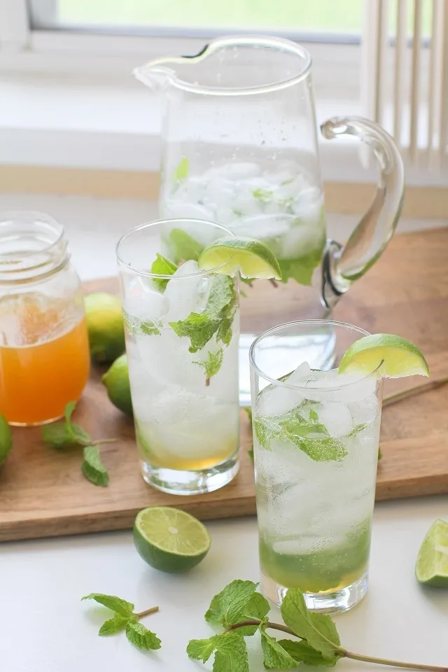 Honey Mint Mojitos - naturally sweetened and easy to make! | theroastedroot.net#sugarfree #cocktail #recipe
