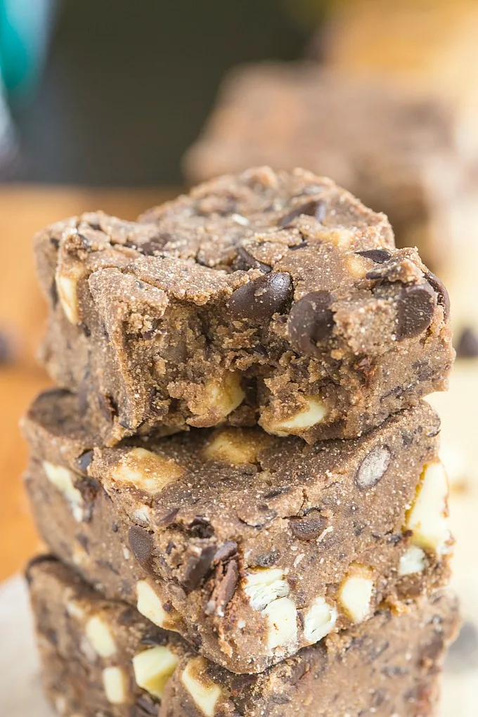 No-Bake Black Bean Fudge Brownies + 5 Healthy Black Bean Recipes #glutenfree #healthy #dessert #chocolate