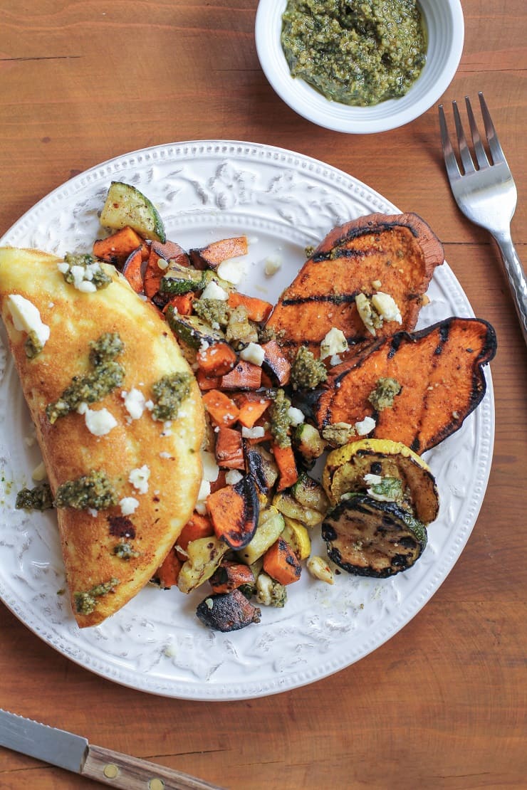 Leftover Grilled Vegetable Omelette with pesto and Feta - a healthy vegetarian breakfast!