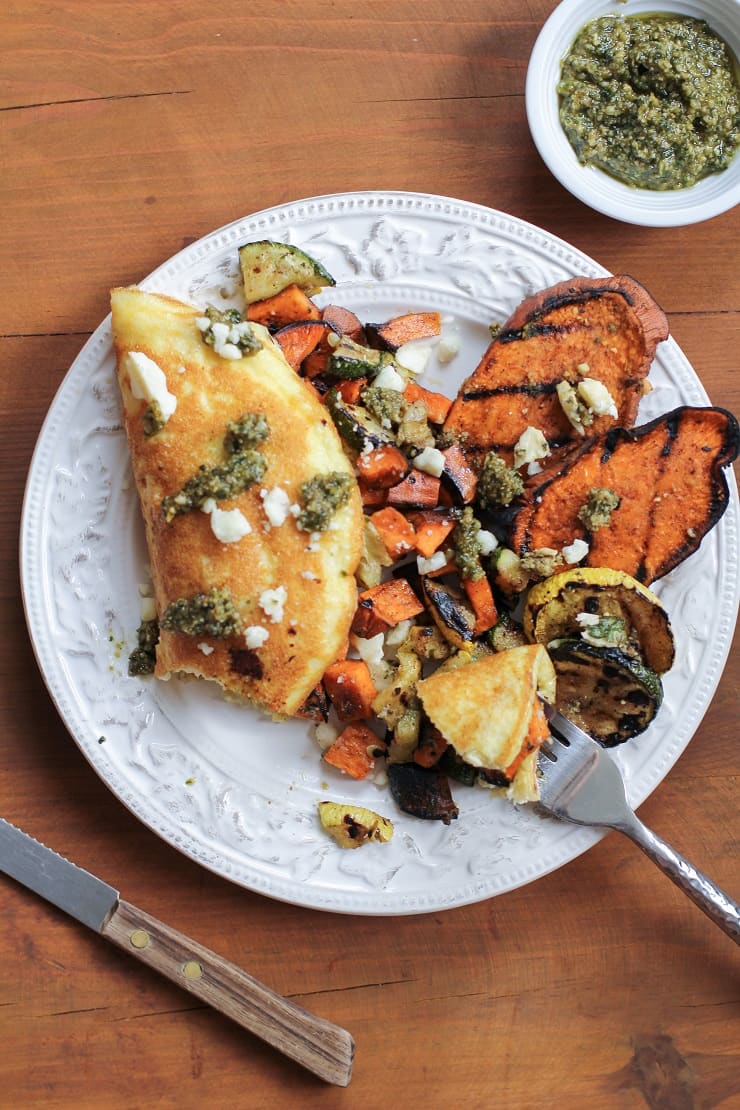 Leftover Grilled Vegetable Omelette with pesto and Feta - a healthy vegetarian breakfast!