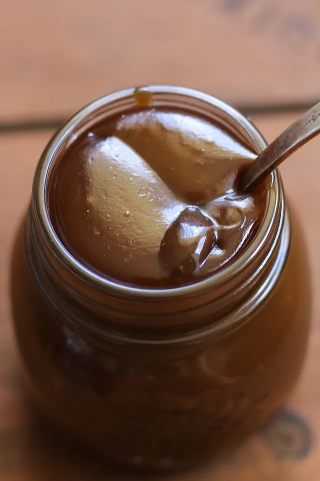 How to Make Paleo Caramel - refined sugar-free, and zero heavy cream | TheRoastedRoot.net #healthy #dessert #recipe #sugarfree