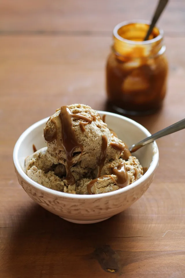 Dulce de Leche Coconut Milk Ice Cream - dairy-free, refined sugar-free, and paleo #caramel #dessert | TheRoastedRoot.net
