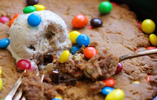 Flourless Peanut Butter Skillet Cookie - refined sugar-free, gluten-free, and relatively healthful! #dessert #recipe