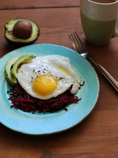 Beet Hash Browns | TheRoastedRoot.net #breakfast #brunch #superfood #healthy #paleo