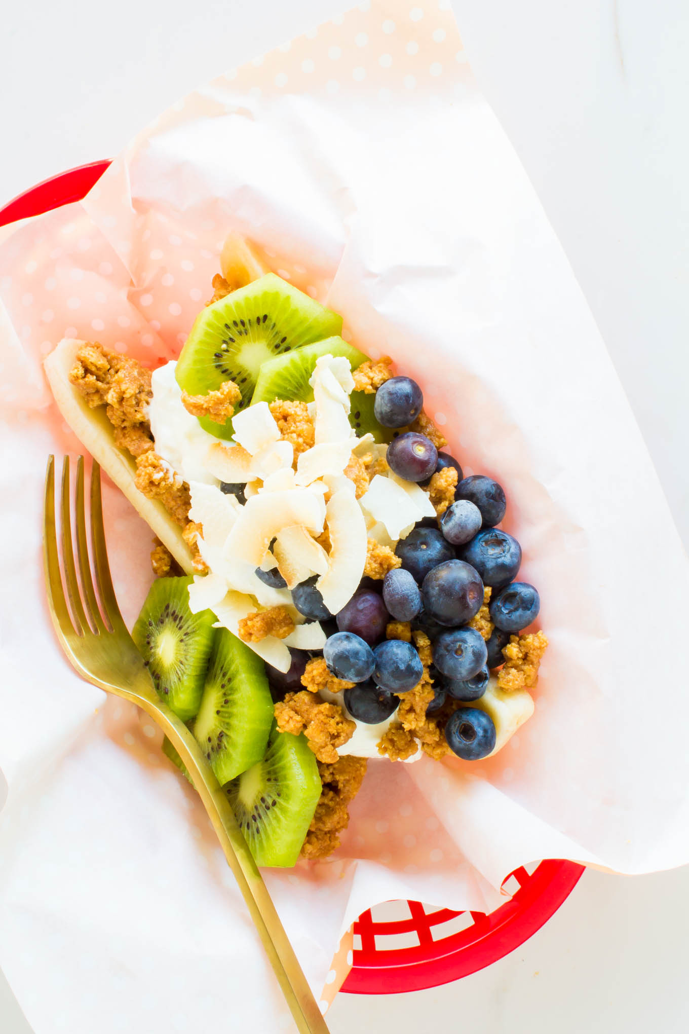 Breakfast Banana Splits with Peanut Butter Graham Crunch + 5 Healthy Brunch Recipes