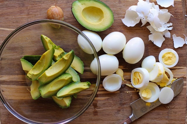 Avocado Egg Salad Sandwiches with fresh herbs - a healthful alternative to classic egg salad | TheRoastedRoot.net #recipe #lunch 