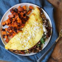 Spinach, Mushroom, Sun-Dried Tomato Omega-3 Omelet | TheRoastedRoot.net #healthy #breakfast #recipe