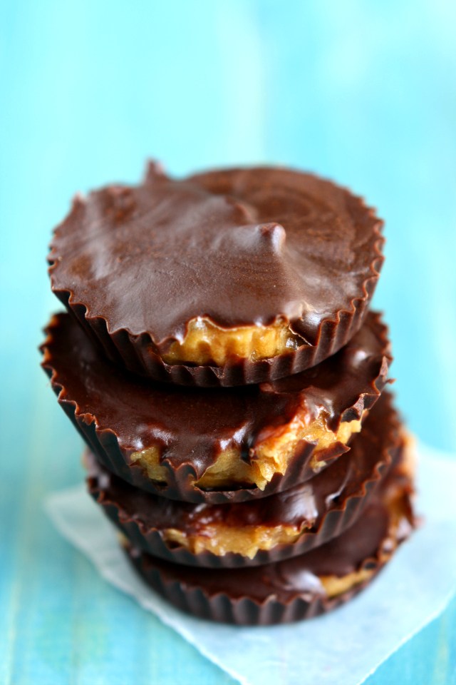 Paleo Caramel Chocolate Cups #healthy #dessert #glutenfree