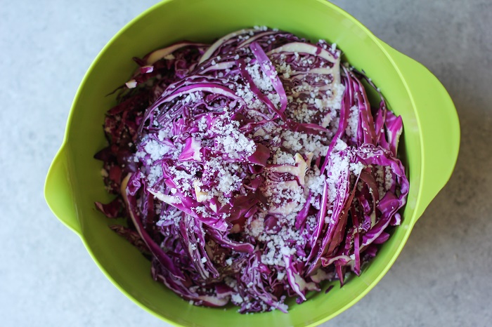 How to make Homemade Sauerkraut #recipe #tutorial #healthy #probiotics 